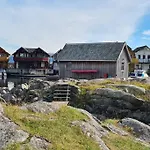 Exceptional 2 Meters From The Sea, Possible To Rent Boat, Bekkjarvik, 60 Km From Bergen بيت للعطل Gauksheim