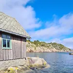 Exceptional 2 Meters From The Sea, Possible To Rent Boat, Bekkjarvik, 60 Km From Bergen Gauksheim