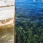 Exceptional 2 Meters From The Sea, Possible To Rent Boat, Bekkjarvik, 60 Km From Bergen