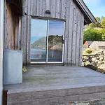 بيت للعطل Exceptional 2 Meters From The Sea, Possible To Rent Boat, Bekkjarvik, 60 Km From Bergen