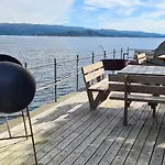 Exceptional 2 Meters From The Sea, Possible To Rent Boat, Bekkjarvik, 60 Km From Bergen * Gauksheim
