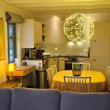 Exceptional 2 Meters From The Sea, Possible To Rent Boat, Bekkjarvik, 60 Km From Bergen *