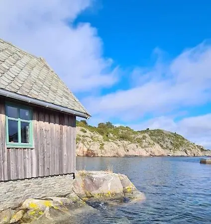Exceptional 2 Meters From The Sea, Possible To Rent Boat, Bekkjarvik, 60 Km From Bergen Gauksheim