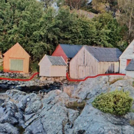 Exceptional 2 Meters From The Sea, Possible To Rent Boat, Bekkjarvik, 60 Km From Bergen *