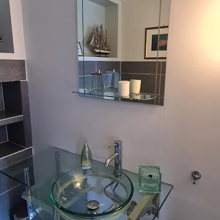 Holiday home Exceptional 2 Meters From The Sea, Possible To Rent Boat, Bekkjarvik, 60 Km From Bergen *