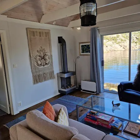 بيت للعطل Exceptional 2 Meters From The Sea, Possible To Rent Boat, Bekkjarvik, 60 Km From Bergen