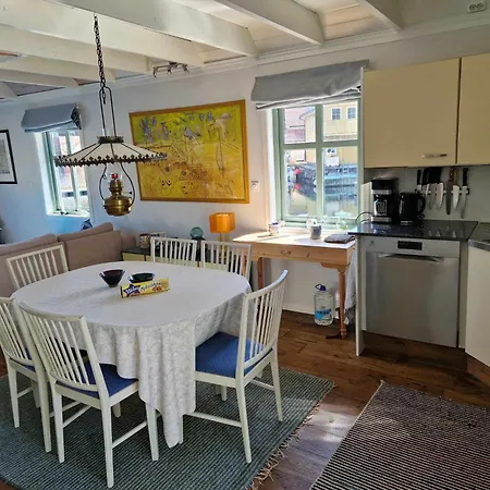 Exceptional 2 Meters From The Sea, Possible To Rent Boat, Bekkjarvik, 60 Km From Bergen Gauksheim