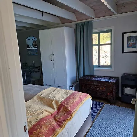 Exceptional 2 Meters From The Sea, Possible To Rent Boat, Bekkjarvik, 60 Km From Bergen Gauksheim
