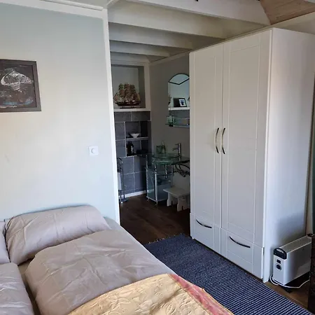 Holiday home Exceptional 2 Meters From The Sea, Possible To Rent Boat, Bekkjarvik, 60 Km From Bergen *
